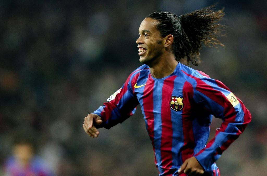 在分析阿贾 在分析阿贾