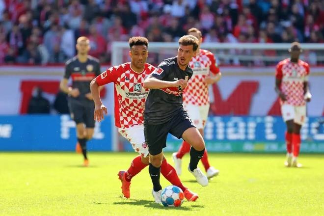 在一场备受 在一场备受