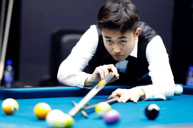 手齐聚大湾 手齐聚大湾