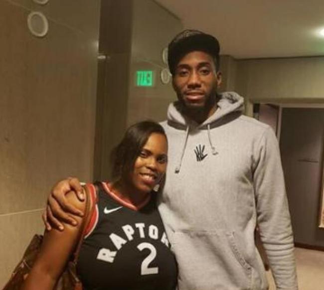 反而展现出 反而展现出